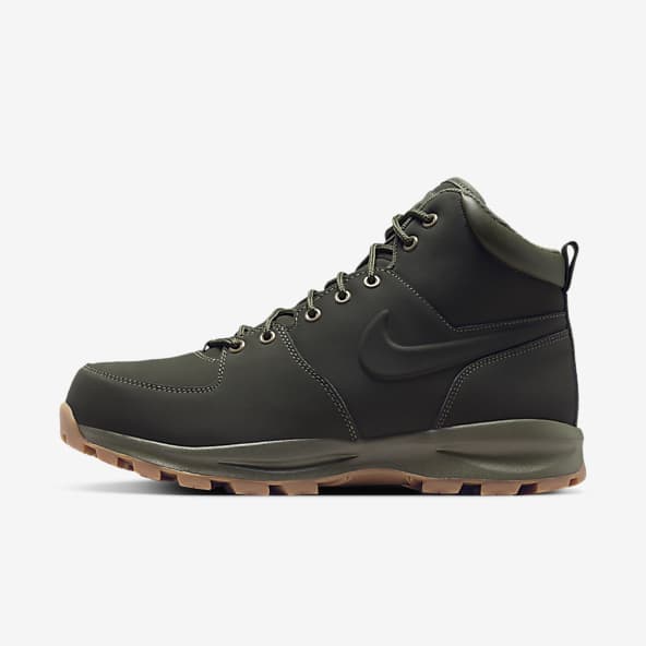 Hiking Shoes. Nike